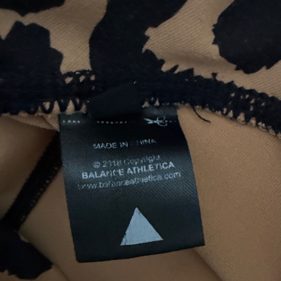 Balance Athletica leopard leggings - Picture 5 of 7